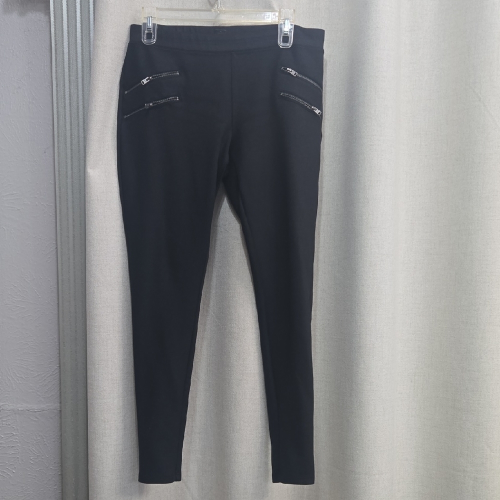 Chic Black Leggings with Zipper Details